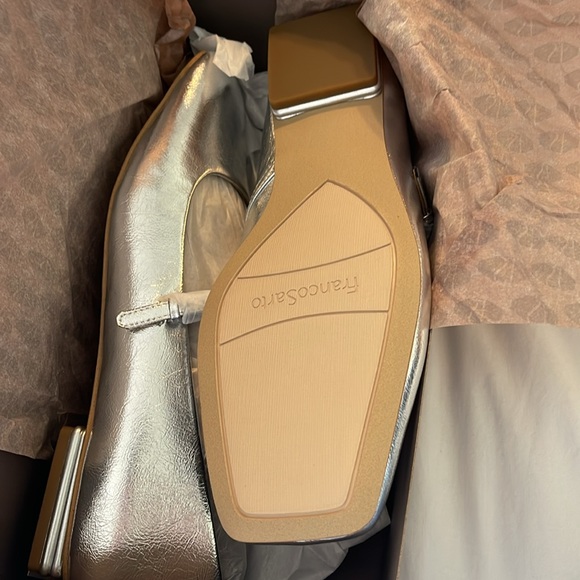NIB Franco Sarto Tinsley Silver Mary Jane Flat size 10 - Picture 3 of 4